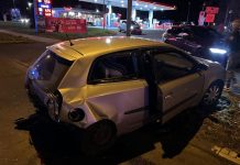 Wypadek w Zielonej Górze. Zderzenie trzech samochodów. Sprawca z pasażerem uciekli. W aucie była kobieta z dzieckiem (ZDJĘCIA)