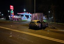 Mitsubishi rozbił fiata i BWM w Zielonej Górze. Uciekł z pasażerem. Trwają poszukiwania sprawcy (ZDJĘCIA)