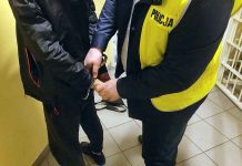 Co za kradzież w Rossmanie w Zielonej Górze. Złodziej rzucał w ochroniarza perfumami