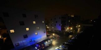 Ktoś rozpylił gaśnicę na samochody na parkingu w Zielonej Górze (ZDJĘCIA)