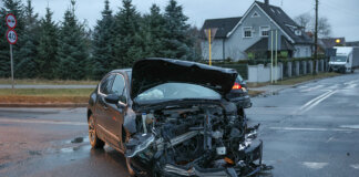 Wypadek na skrzyżowaniu w Zielonej Górze. Dziecko zabrane do szpitala (ZDJĘCIA)