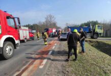 Wypadek na DK27 w Świdnicy. Zderzenie osobówki z ciężarówką. Na miejscu służby ratunkowe