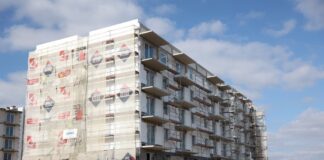 Zielona Góra. Trwa budowa bloków. Na te mieszkania jest kolejka chętnych (ZDHJĘCIA)