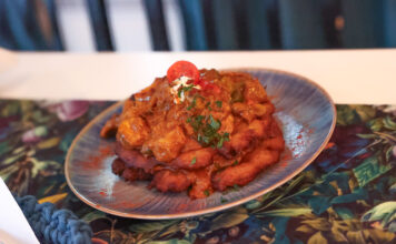 Placek po węgiersku z restauracji Sagan w Zielonej Górze to kulinarne niebo