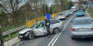 Poważny wypadek na DK12 koło Żar. Ranna jedna osoba