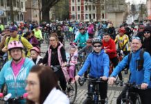 Zielona Góra. Kilkaset osób jechało w świątecznej masie krytycznej (DUŻO ZDJĘĆ)