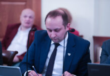 Mieszkanka na sesji rady miasta Zielonej Góry zwróciła uwagę radnemu Maćkowiakowi, że „nawołuje do nienawiści”