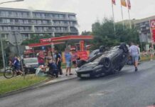 Wypadek w Zielonej Górze. Jeden z samochodów dachował. Na miejscu służby ratunkowe (ZDJĘCIA)