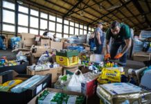 Powódź w woj. lubuskim. Strażacy wiozą pomoc z magazynu ZGK do Strzegomia (ZDJĘCIA)