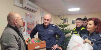 Zielonogórscy policjanci zrobili zbiórkę na święta dla najbardziej potrzebujących