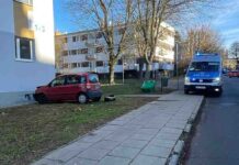 Wypadek w Zielonej Górze. Samochód uderzył w blok