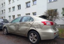 Ktoś mocno uszkodził samochód zielonogórzanina i uciekł (ZDJĘCIA)