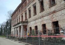 Ruszyły prace przy zadaszeniu pałacu w Zatoniu i rozbudowie oranżerii (ZDJĘCIA