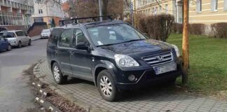 Zielona Góra. To się mistrz popisał parkowaniem (ZDJĘCIE CZYTELNIKA)