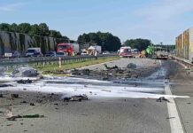 22-latek jechał bmw pod prąd „eską”. Zderzył się czołowo z lawetą, spłonął w samochodzie