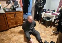 Niemal 20 lat żył jak wampir ukrywając się przed policją. Zerwał kontakt z rodziną