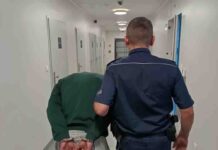 Ukrainiec ukradł paczkę papierosów i uderzył ekspedientkę. To kradzież rozbójnicza