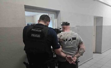 Pijany jechał volkswagenem pod prąd. Uderzył w samochód