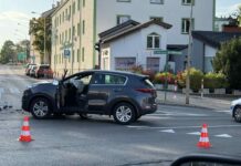 Zielona Góra. Wypadek na skrzyżowaniu, zderzenie bmw i kii