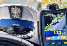 Pędził jak szalony i teraz przesiada się do autobusu