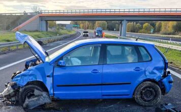 Nowa Sól. Pijany kierowca roztrzaskał się o barierki na S3, wiózł pasażerów