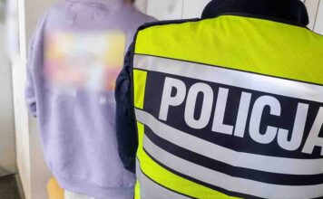 Samochód prowadził 28-latek z zakazem, a pasażerem była kobieta z… prawem jazdy