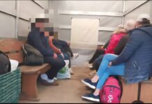 Wiózł na pace busa 9 osób. Siedzieli na ławkach