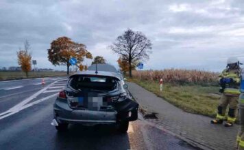Pijana uciekła z miejsca kolizji dymiącym samochodem. Po chwili auto stanęło w ogniu