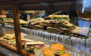 Zielona Góra. Chrupiąca bułka z pesto bazyliowym z pizzerii Roma to smak zupełny. Musicie spróbować