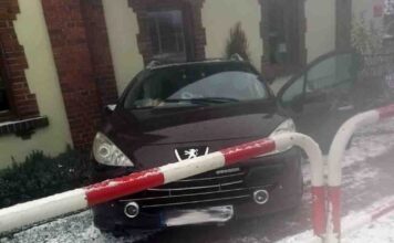 Pijany Ukrainiec Peugeotem uszkodził barierki i próbował uciekać