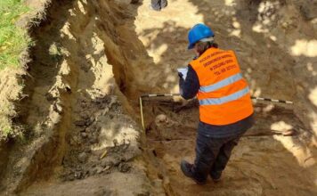 Zielona Góra. Zapomniane groby przy rondzie PCK, zmarły został pochowany z glinianym talerzem pod głową