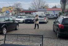 Zielona Góra. Co za bezczelność! Kobieta zrobiła to na parkingu (ZDJĘCIE CZYTELNIKA)