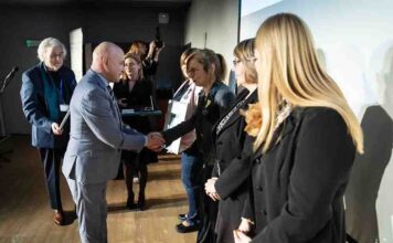 Zielona Góra. Pracownicy „Norwida” nagrodzeni medalami od prezydenta