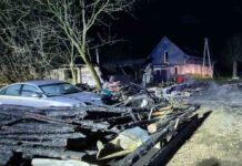 Nowy Tomyśl. Ciężki pożar, z gorąca pękały szyby. Uratowane dwie osoby dorosłe i troje dzieci