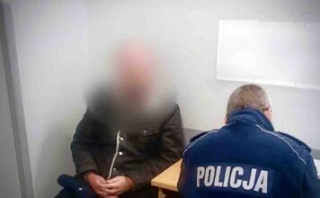 Kompletnie pijany ojciec przywiózł syna pod sklep, żeby ukradł alkohol