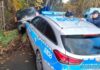 Pościg za pijanym kierującym Oplem. Policjanci musieli staranować samochód
