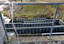 Żagań. Dramatyczne chwile, starszy mężczyzna zakładał pętle na szyję