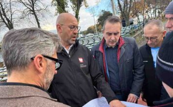 Zielona Góra. Minister sportu i turystyki oglądnął stadion przy Sulechowskiej i widzi potrzebę remontu