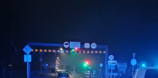 Stał na moście w Cigacicach. Krzyczał, że skoczy