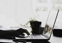 Rozsyłała pornografię z dziećmi. 50-latek usłyszał zarzuty