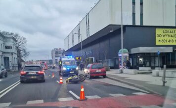 Zielona Góra. Wypadek, zderzenie motocyklisty z samochodem