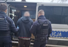 Celowo potrącił kobietę i uciekł. Ofiara poważnie ranna