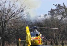 Pożar domu w Grabowcu koło Zielonej Góry. Poparzona jedna osoba (ZDJĘCIE CZYTELNIKA)