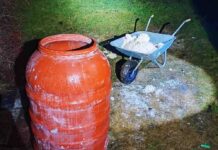 Produkowali tyle amfetaminy, że wywozili ją taczką. Zatrzymani Ukrainka i Uzbek (FILM)