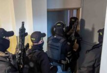 CBŚP zatrzymało pięciu mężczyzn. Chcieli zmusić dewelopera do przekazania im działki wartej 12 mln zł