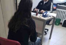 Oszustwo „na policjanta”. Zatrzymani pomocnik i „odbierak”, którzy ograbili 78-latkę