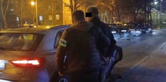 Był poszukiwany, miała pięć zakazów prowadzenia, w tym cztery dożywotnie