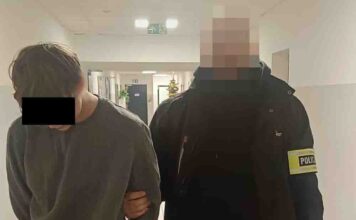 Atak nożownika. 19-latek zadał trzy ciosy nożem, ofiara walczy o życie