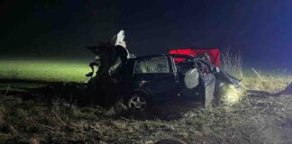 Oborniki. Śmiertelny wypadek, auto w kawałkach, nie żyje młody kierowca