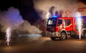 OSP Jarogniewice z nowym wozem strażackim za 1,2 mln zł